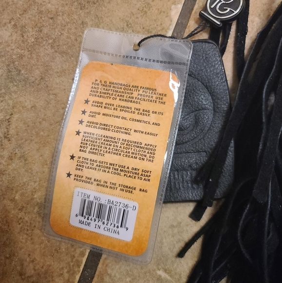 P&G Collection Crossbody Bag with Floral & Fringe NWT boho Western Cowgirl - Picture 7 of 7